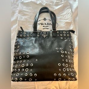 Purse w silver Prada